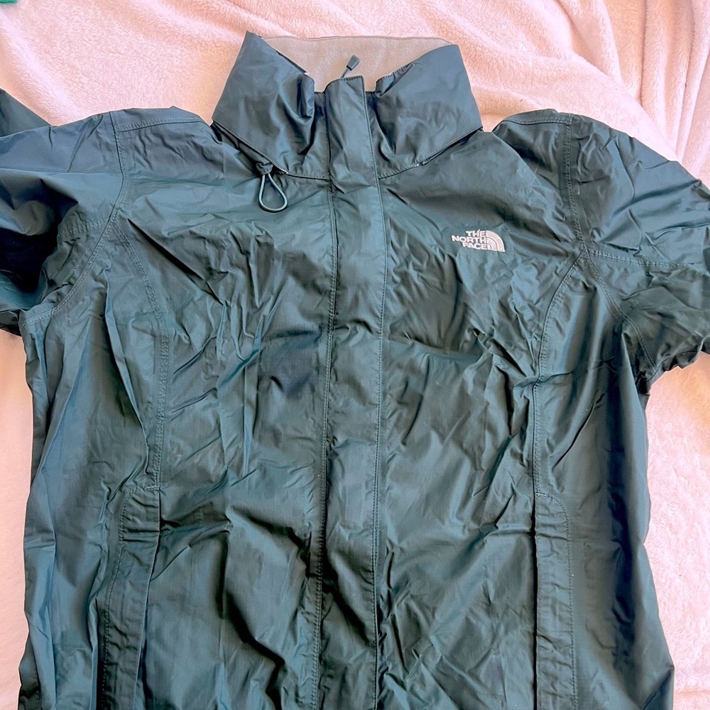 The north face L women’s rain shell